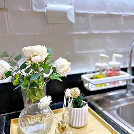 Cozypura Staycation Near Moa, Airport , With Free Fast Wifi, Netflix And Pay Parking