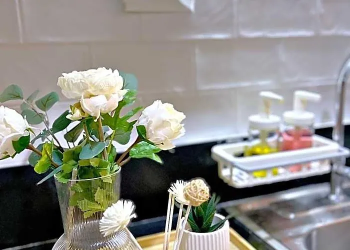 Hotel Cozypura Staycation Near Moa, Airport , With Free Fast Wifi, Netflix And Pay Parking