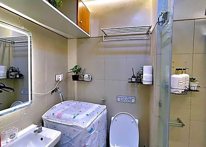 Cozypura Staycation Near Moa, Airport , With Free Fast Wifi, Netflix And Pay Parking