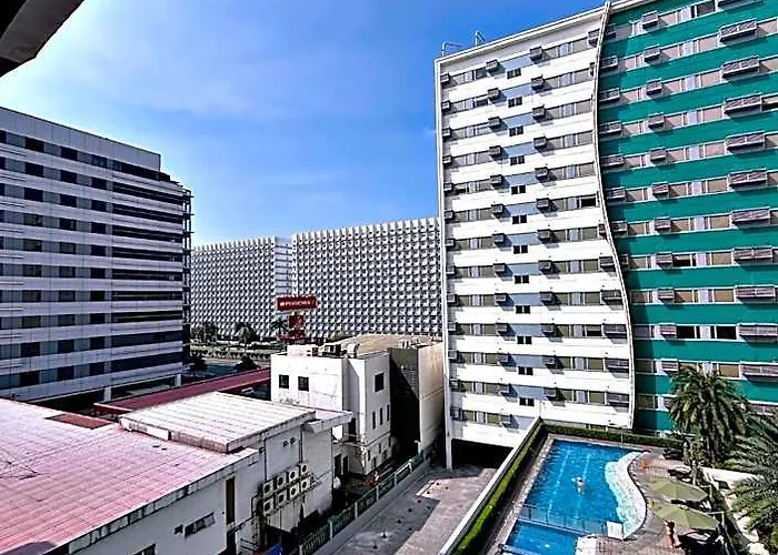 Cozypura Staycation Near Moa, Airport , With Free Fast Wifi, Netflix And Pay Parking 4*