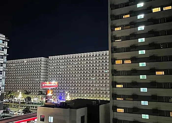 Hotel Cozypura Staycation Near Moa, Airport , With Free Fast Wifi, Netflix And Pay Parking Manila