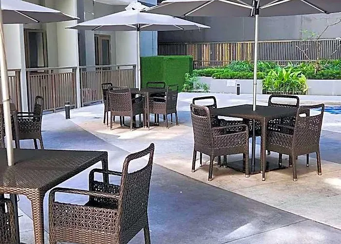 Cozypura Staycation Near Moa, Airport , With Free Fast Wifi, Netflix And Pay Parking 4*