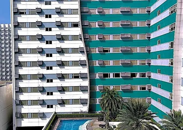 Cozypura Staycation Near Moa, Airport , With Free Fast Wifi, Netflix And Pay Parking 4*