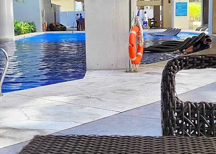 Cozypura Staycation Near Moa, Airport , With Free Fast Wifi, Netflix And Pay Parking