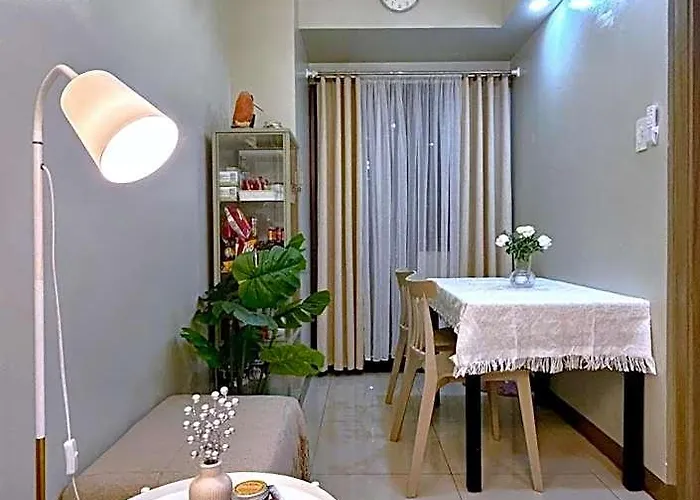 Cozypura Staycation Near Moa, Airport , With Free Fast Wifi, Netflix And Pay Parking Manila